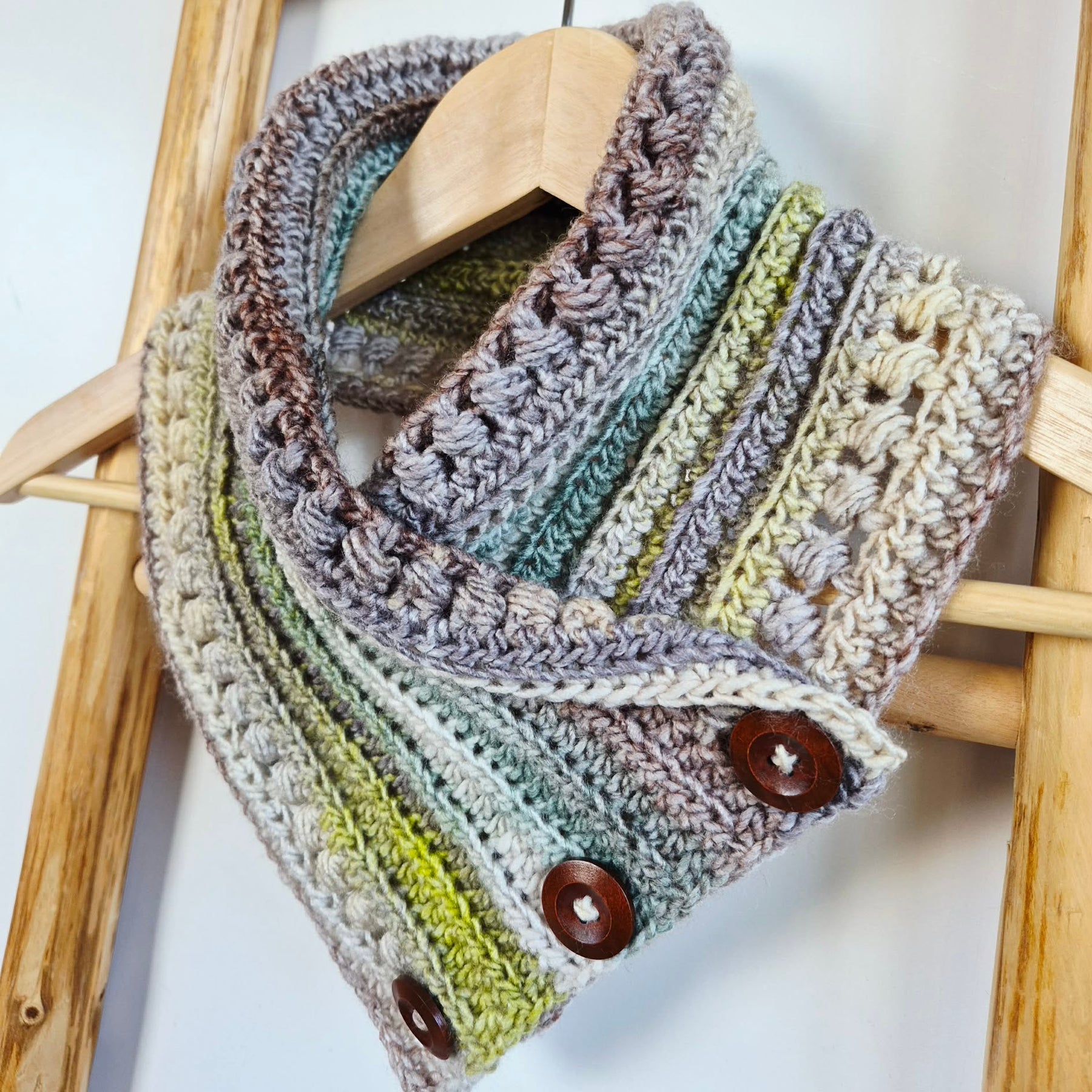Ladies Neck warmer | Cowl | Scarf | Earth Tones | Adult | Vintage | Crochet | Buttoned