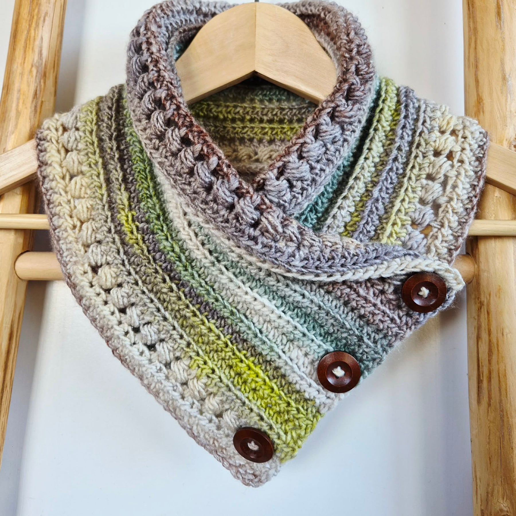 Ladies Neck warmer | Cowl | Scarf | Earth Tones | Adult | Vintage | Crochet | Buttoned