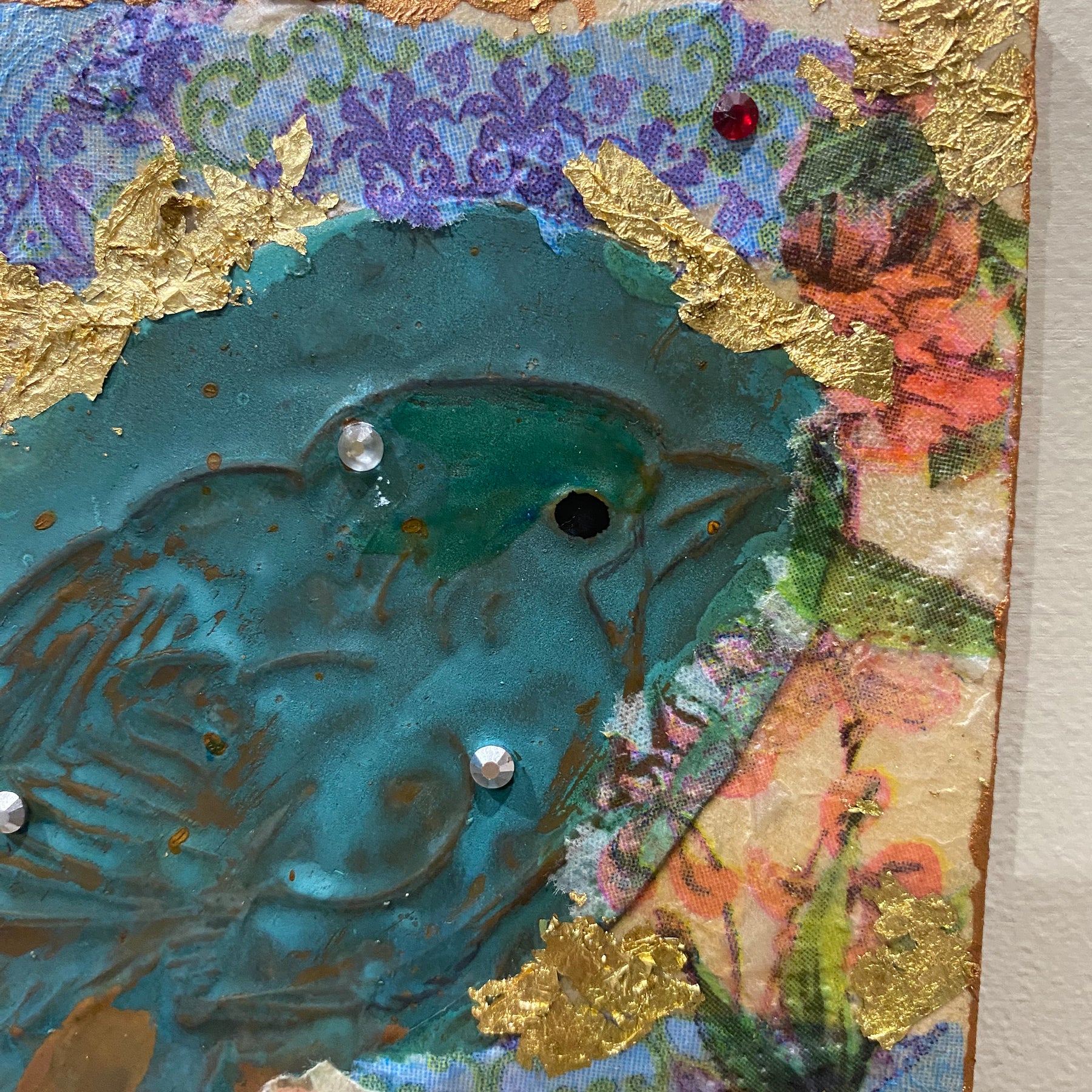 Shabby chic, rustic baby bird