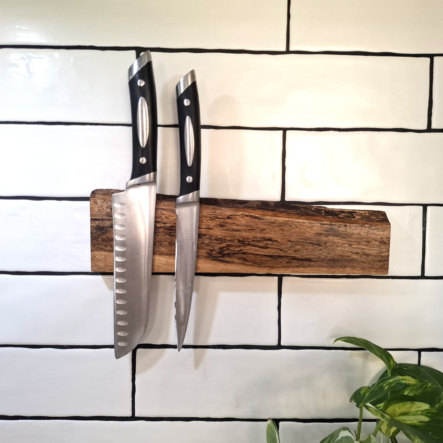 Handmade Wooden Magnetic Knife Holder: Wall-Mounted Kitchen Rack