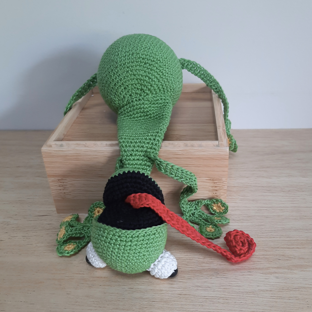 Squashed-frog-doorstop-box-front-on-Australian-made-watch-the-birdy-crochet