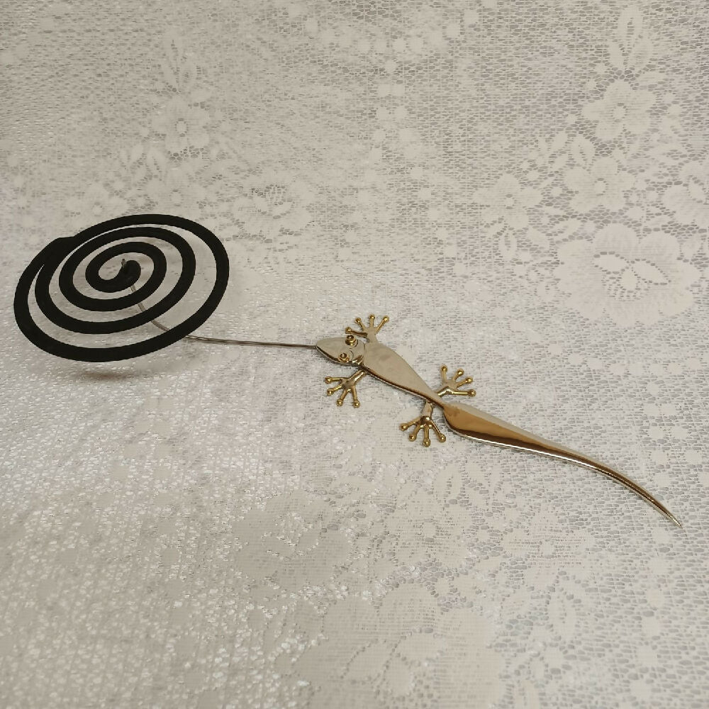 gecko mosquito coil holder