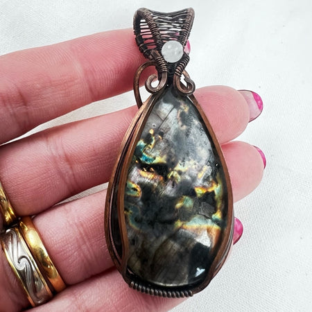 Aurora Nightfall - Multi Labrador Copper Wrapped Pendant