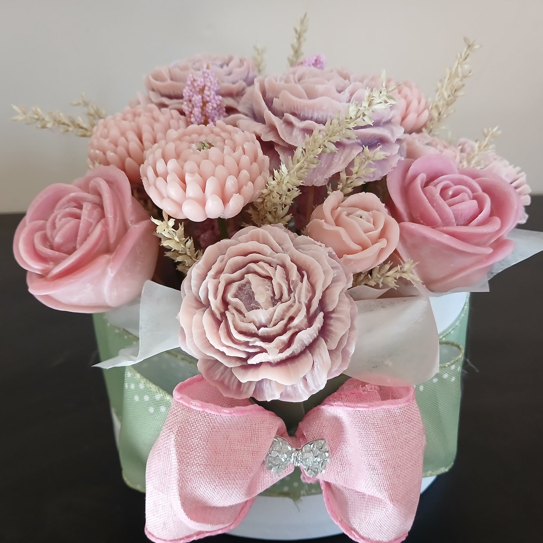 Round Box Bouquet Black Raspberry & Vanilla