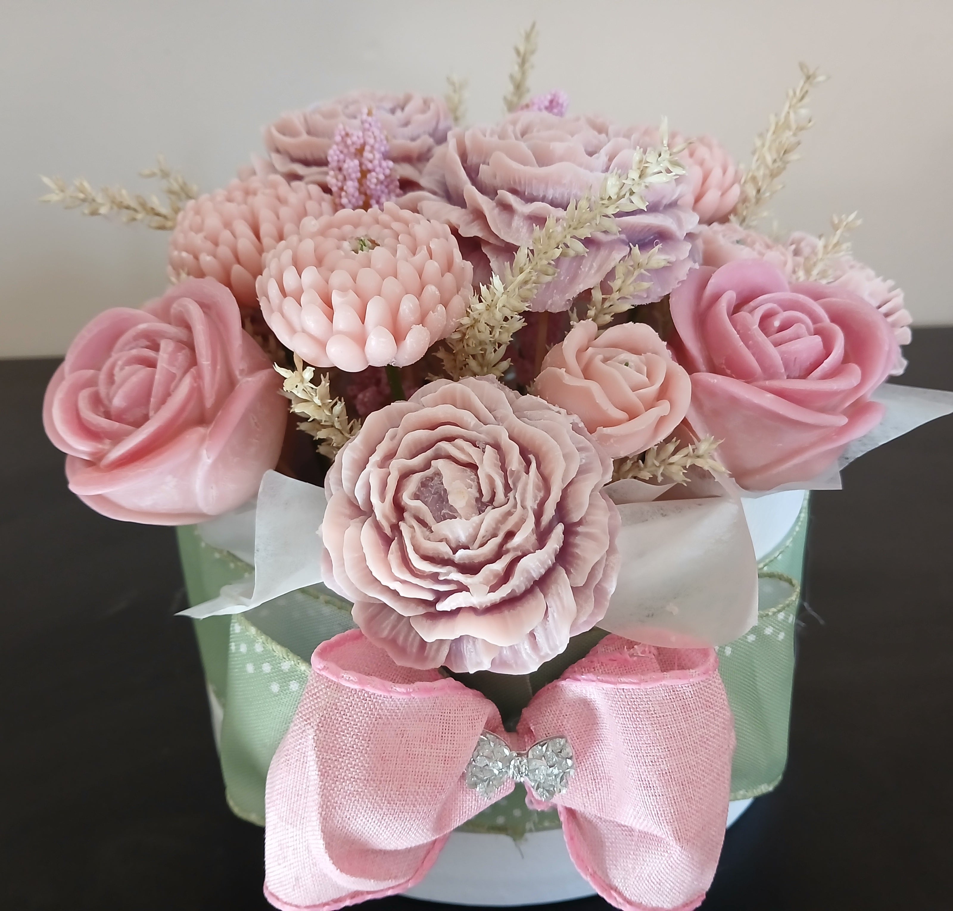 Round Box Bouquet Black Raspberry & Vanilla