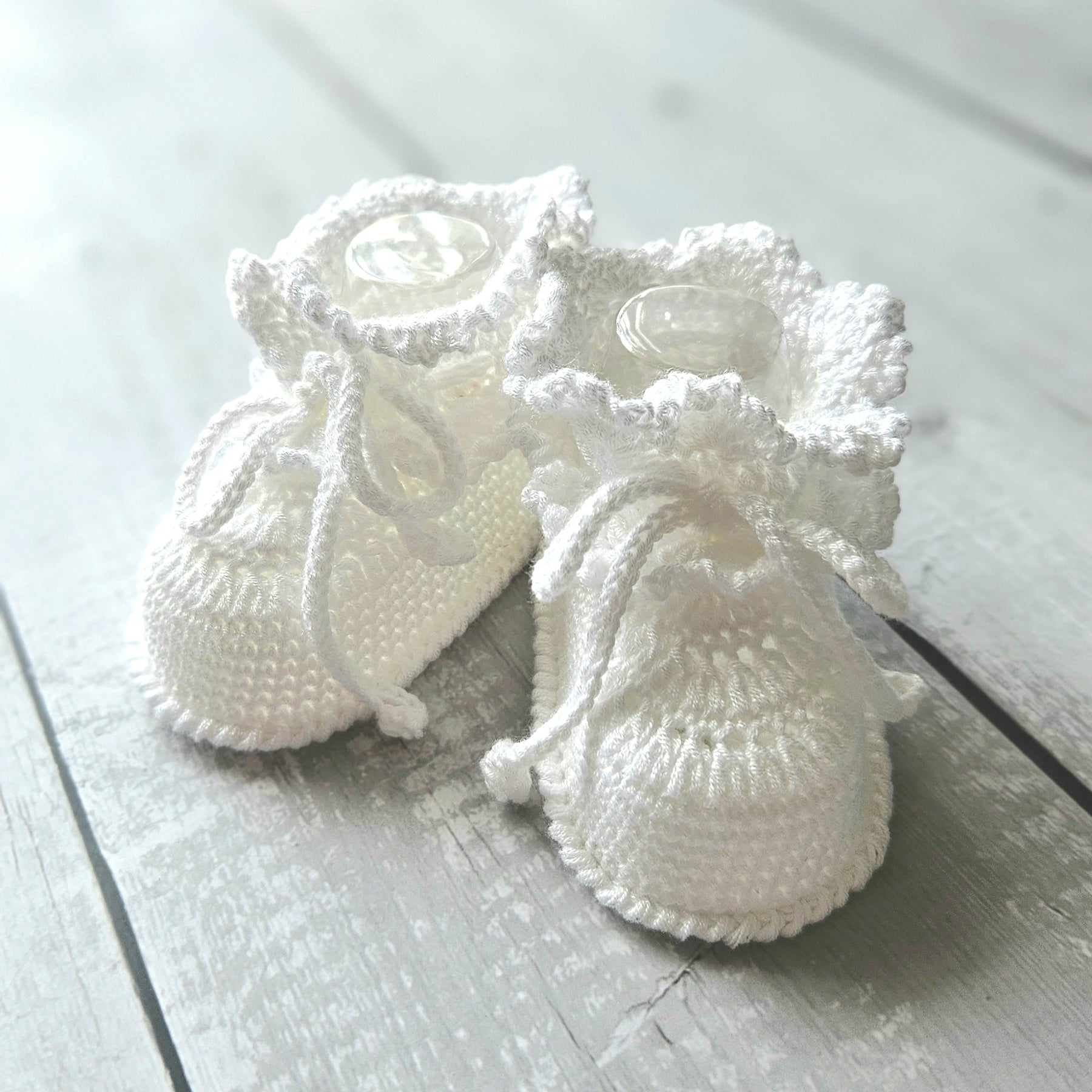 Handmade Crochet Baby Set in Bamboo Yarn – Blanket, Bonnet and Booties | Newborn Gift