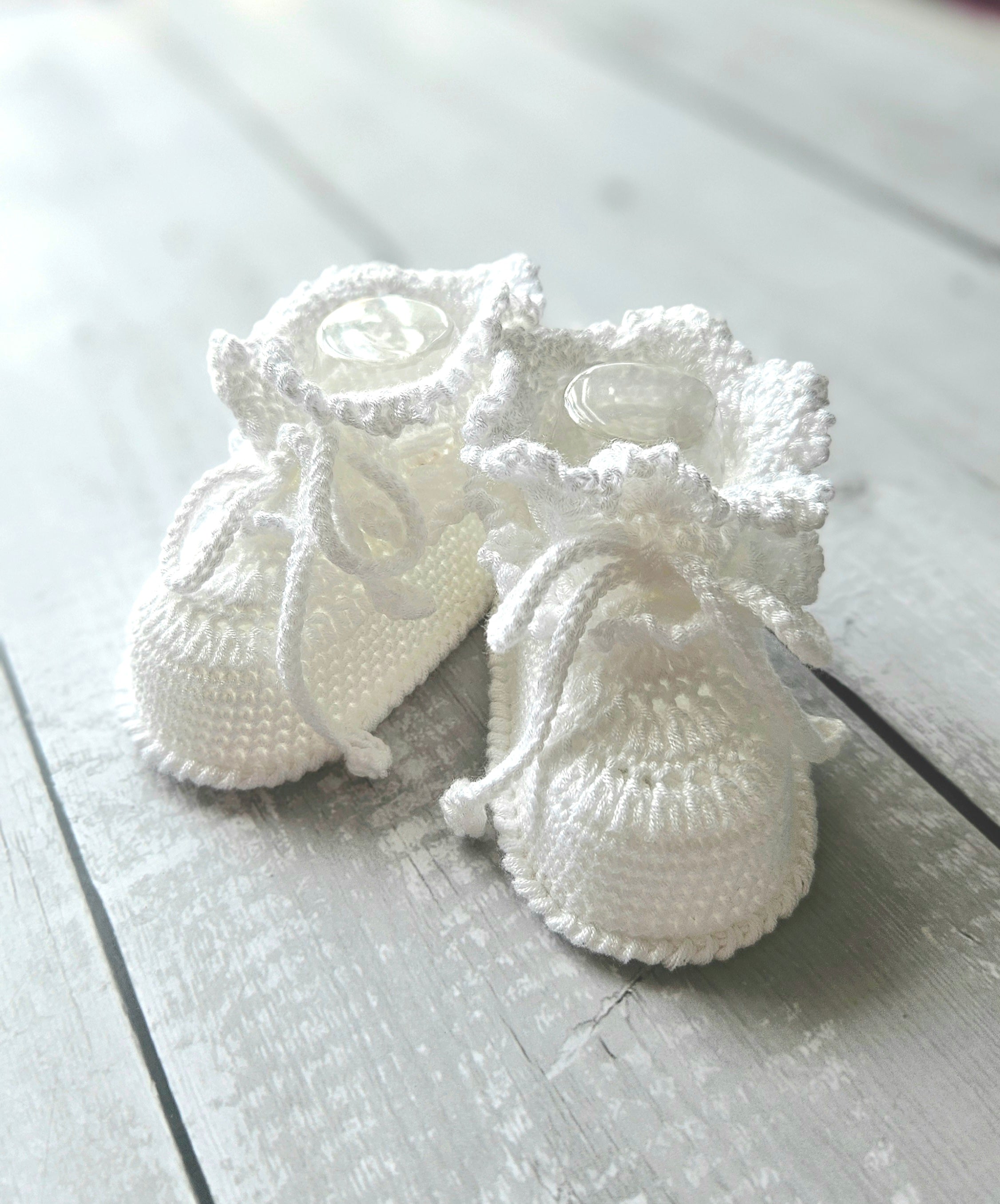 Handmade Crochet Baby Set in Bamboo Yarn – Blanket, Bonnet and Booties | Newborn Gift
