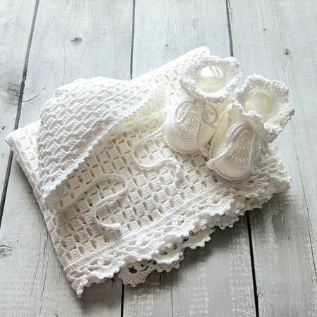 Handmade Crochet Baby Set in Bamboo Yarn – Blanket, Bonnet and Booties | Newborn Gift