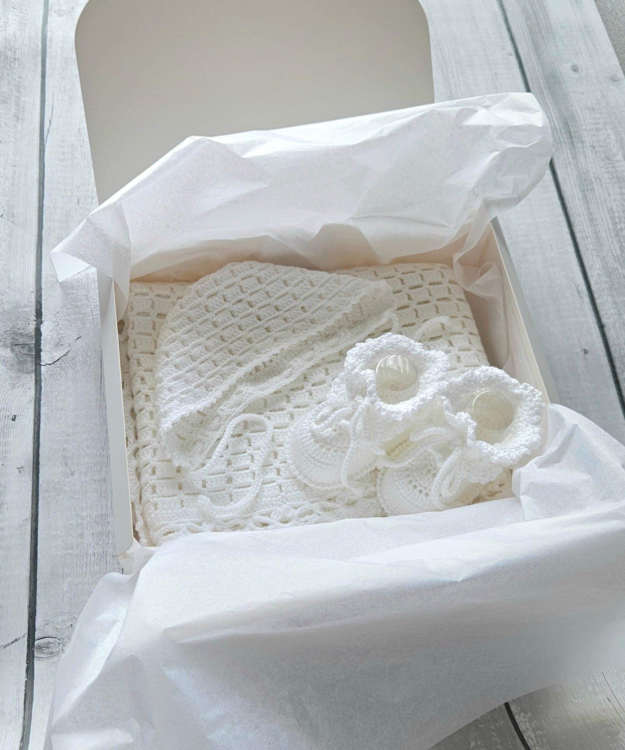 Handmade Crochet Baby Set in Bamboo Yarn – Blanket, Bonnet and Booties | Newborn Gift