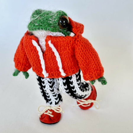 Little Knitted Frog in Sweater