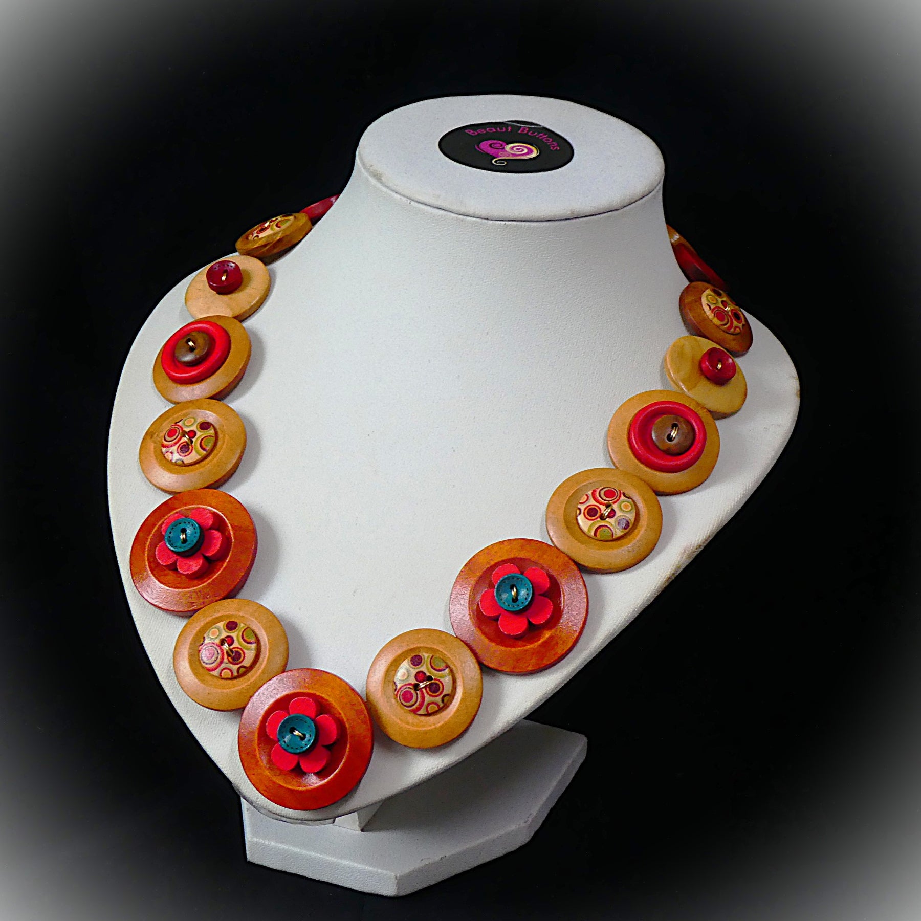 Button necklace - Redwood