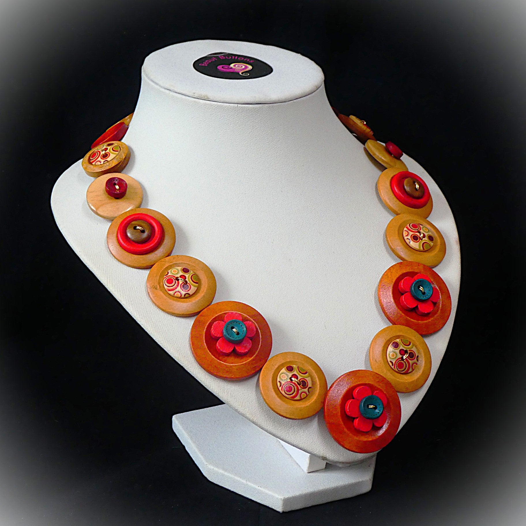 Button necklace - Redwood