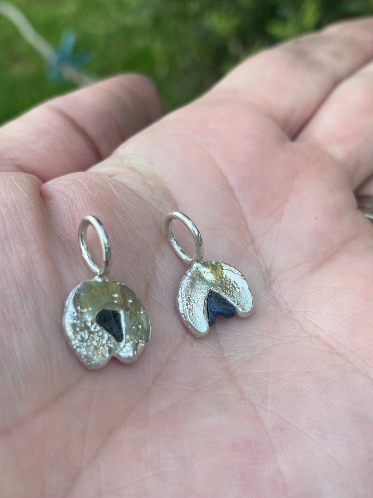 Blue Tide Rockpool Pendant – Raw Australian Sapphire and Sterling Silver