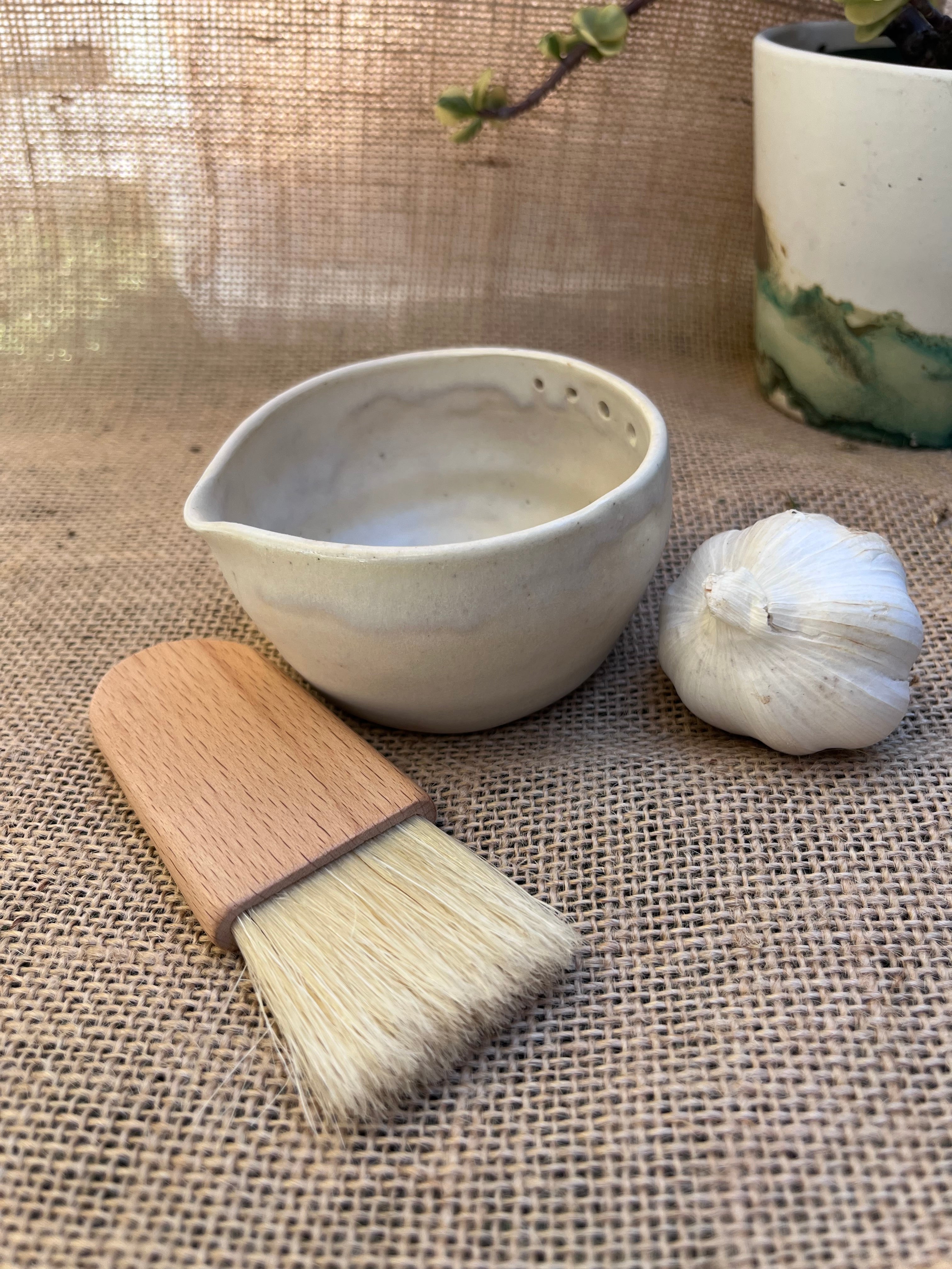 White Ceramic Grater Bowl with Cleaning Brush