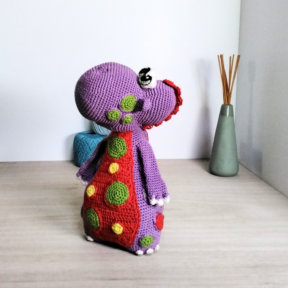 Purple-dinosaur-looking-sideways-Australian-made-watch-the-birdy-crochet