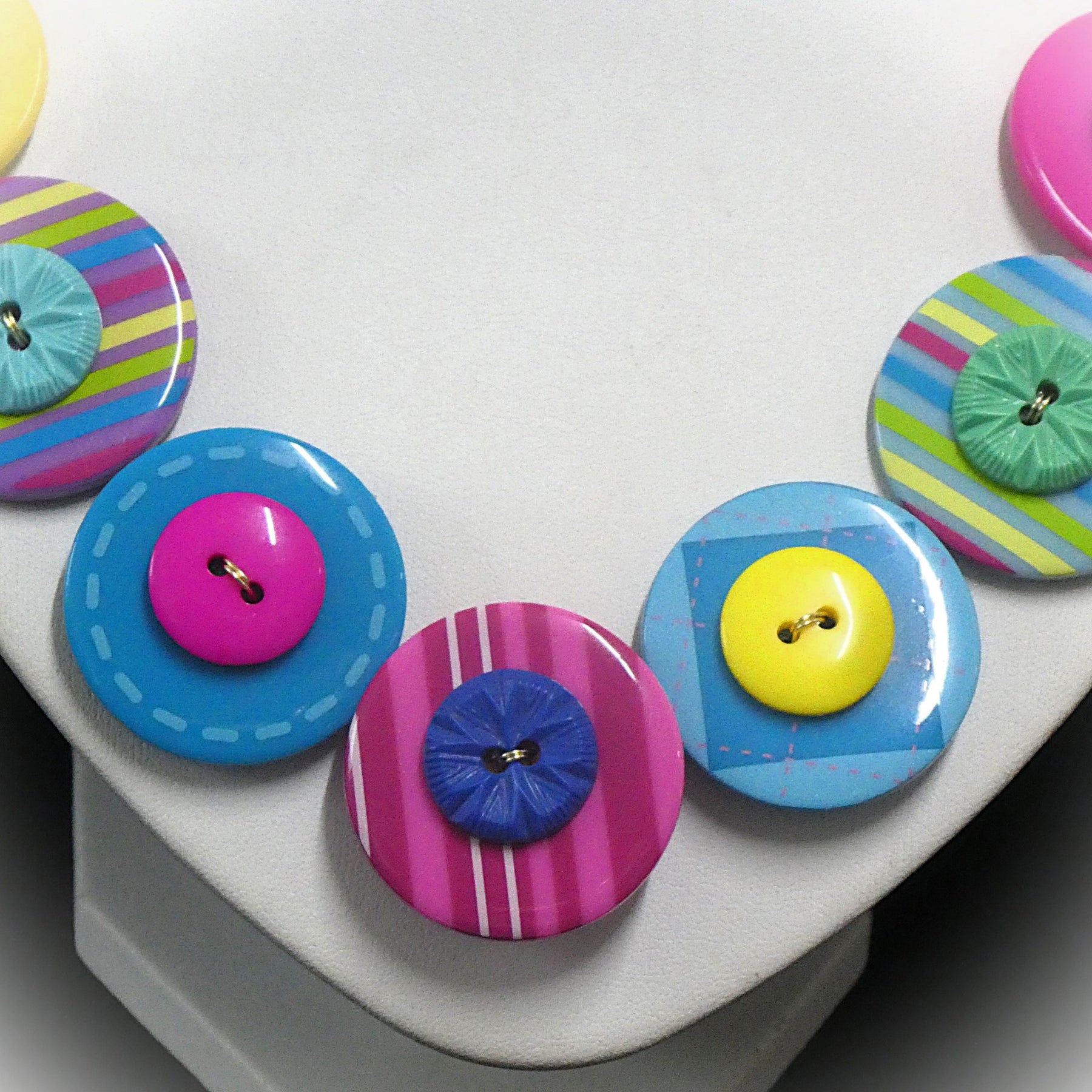 Button necklace - Carousel Colours
