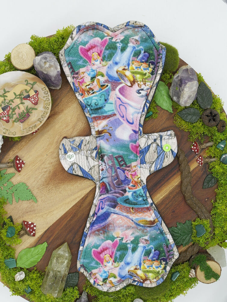 Eco-friendly reusable cloth pad 14" moderate (Lips of an Angel) - Tea Party