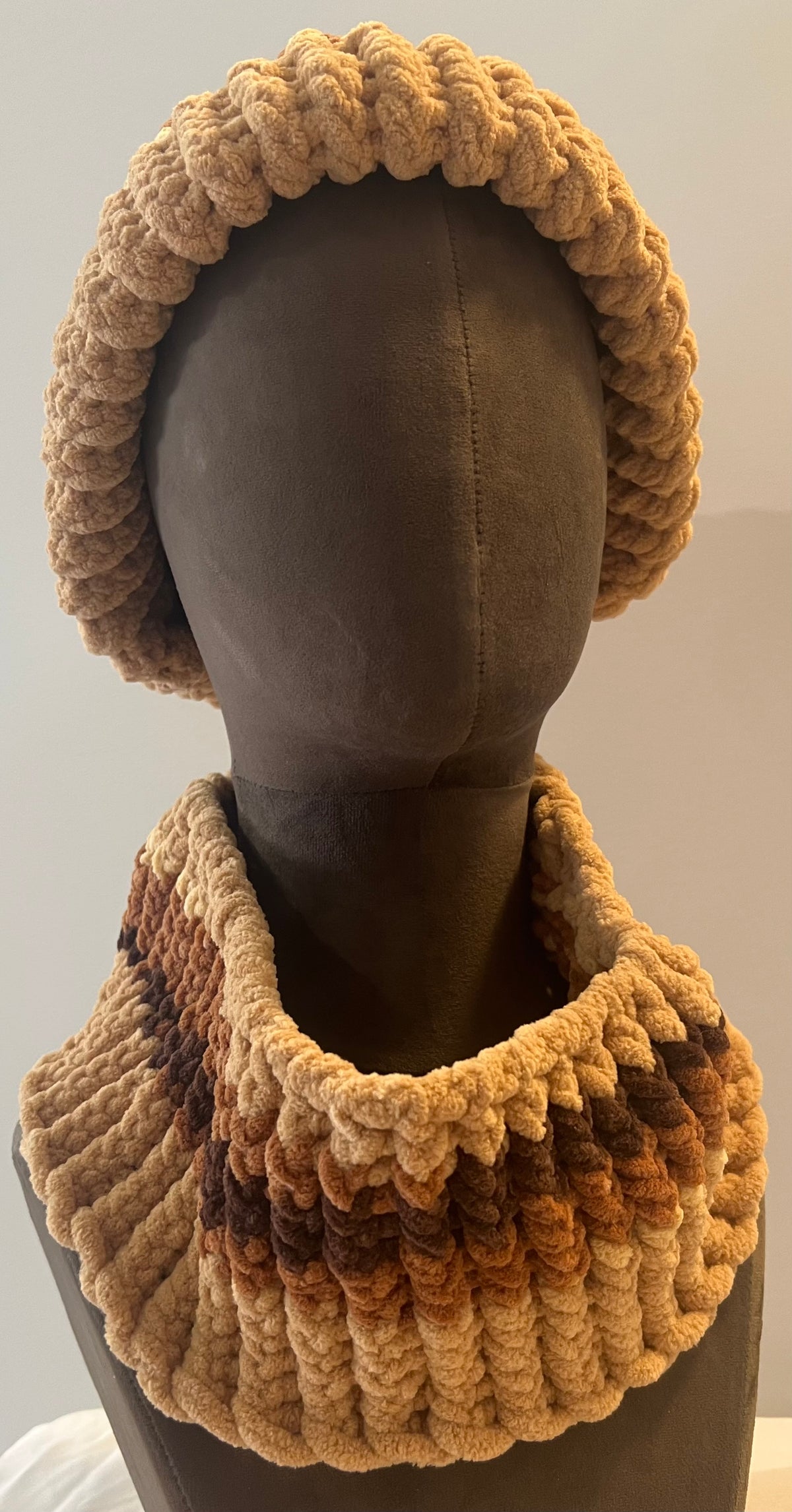 Hat and scarf set
