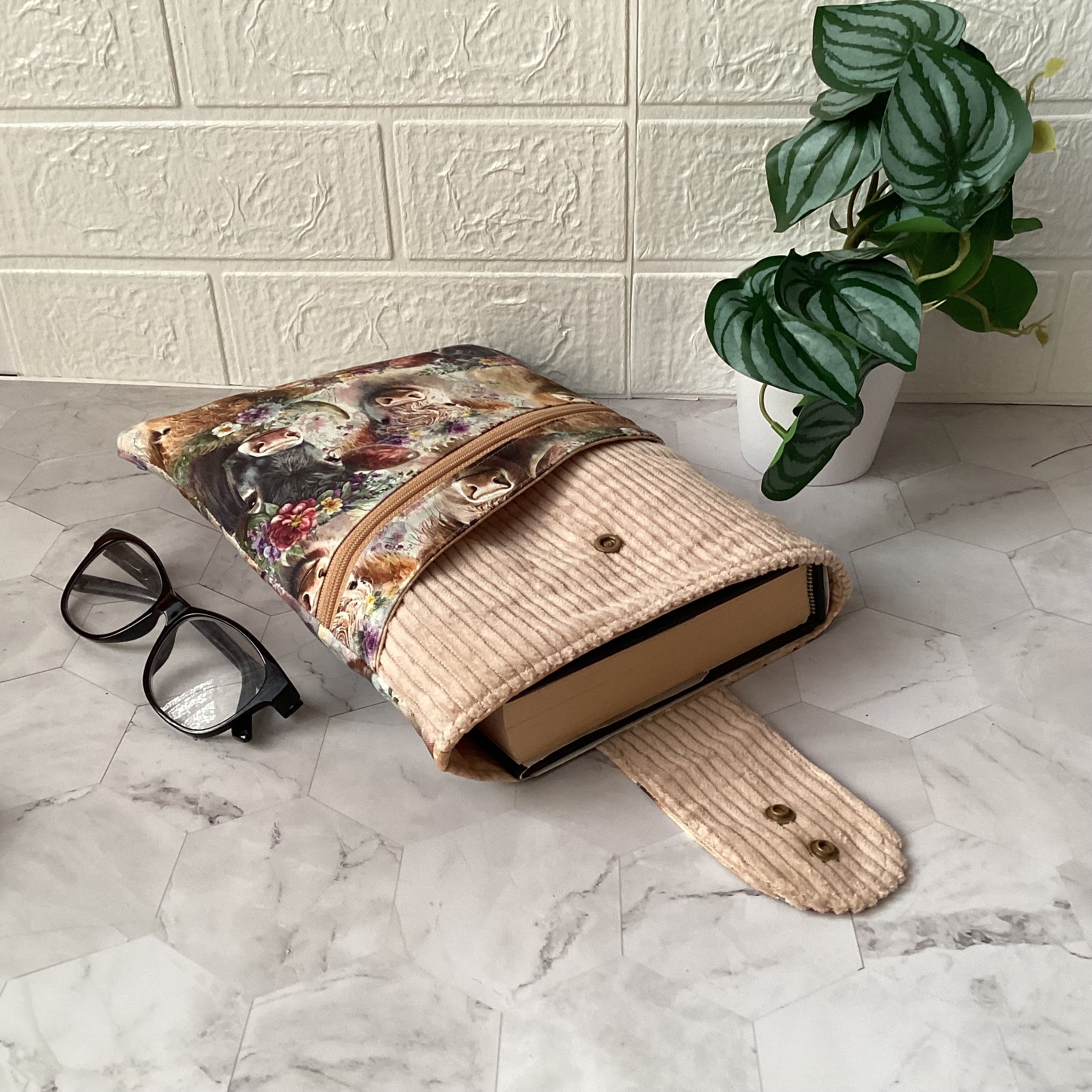 Highland Cows fabric book sleeve with 2 pockets. iPad, tablet pouch