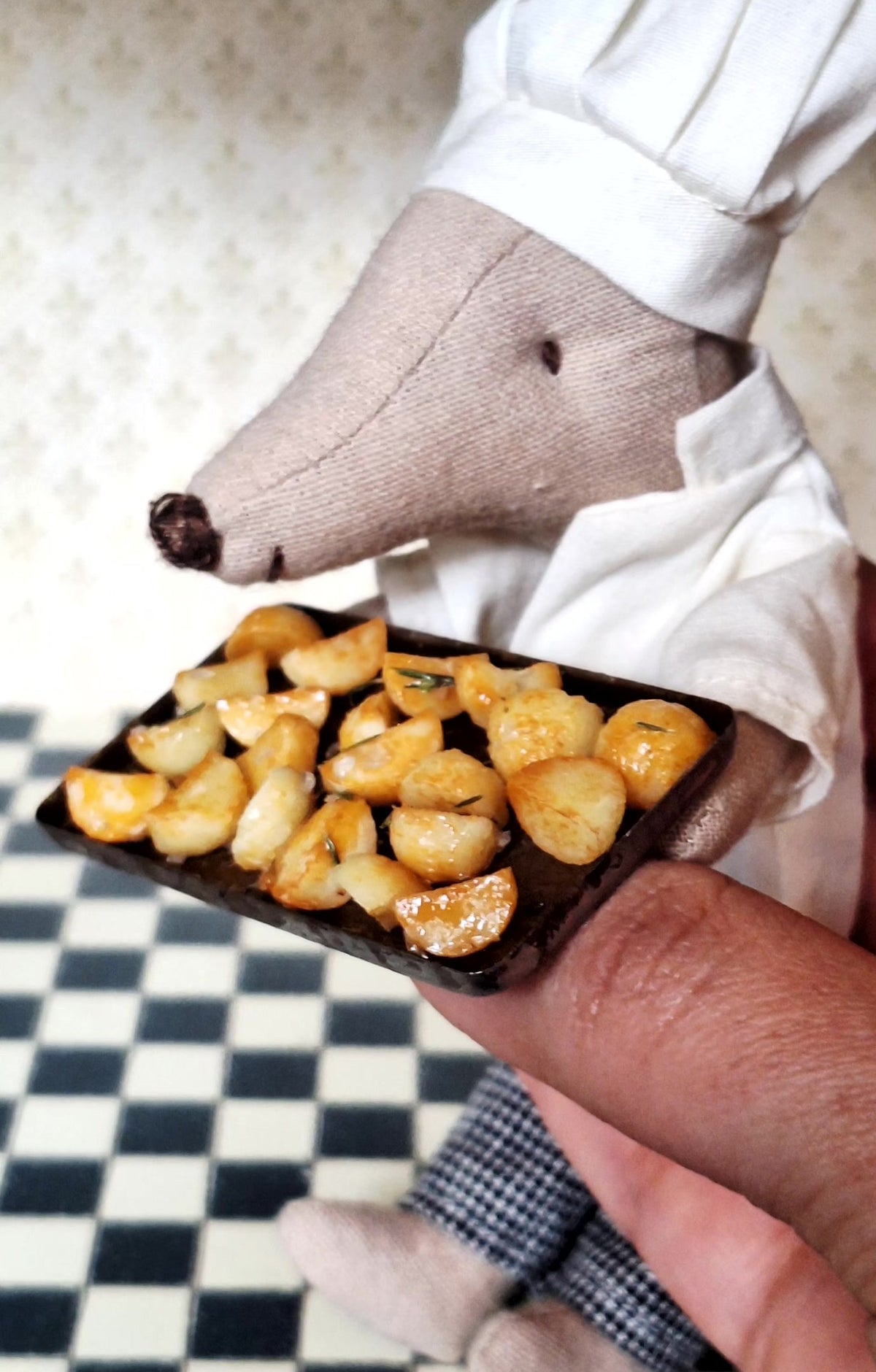 Roast Potatoes (with metal serving spoon)