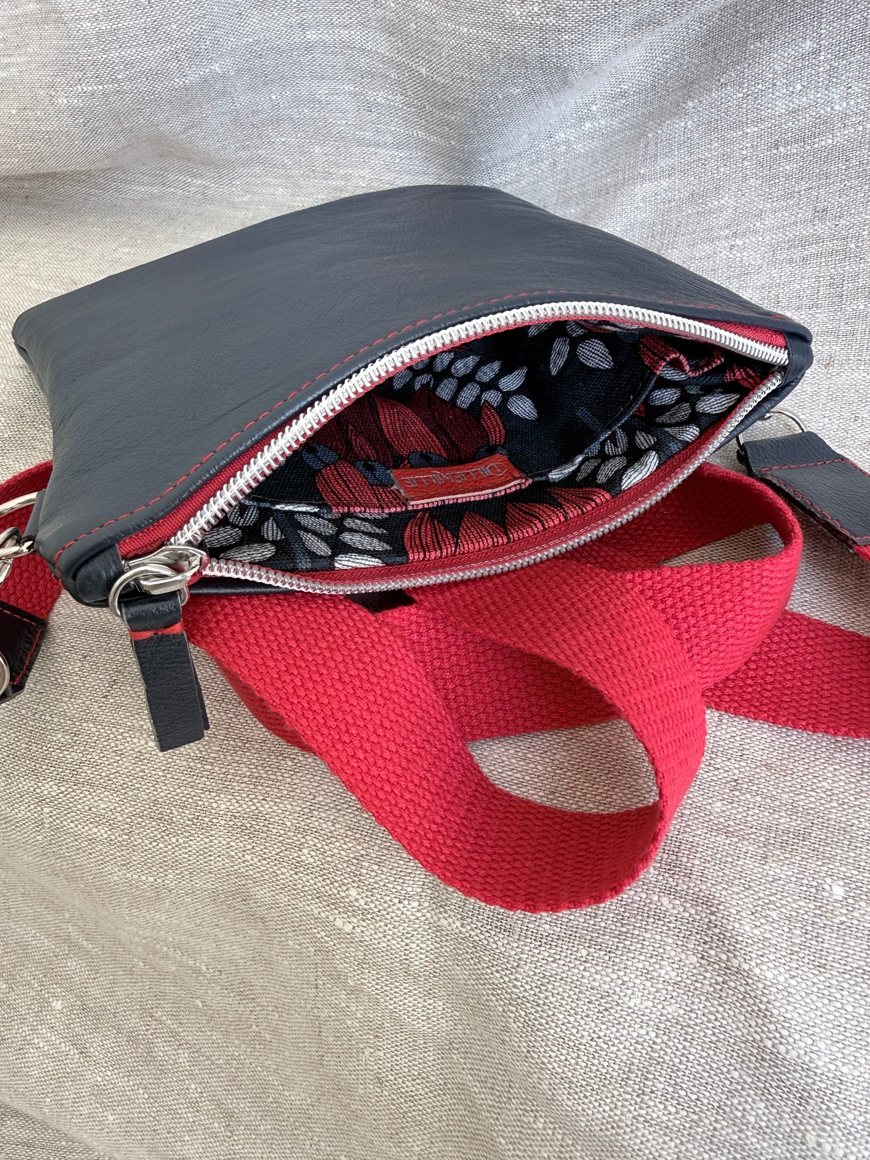 Minimalist wanderer leather phone bag