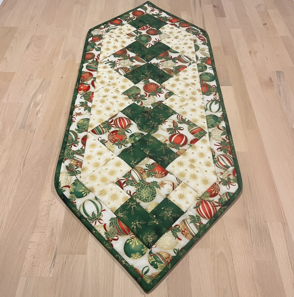 Christmas table runner handmade quilted Australia