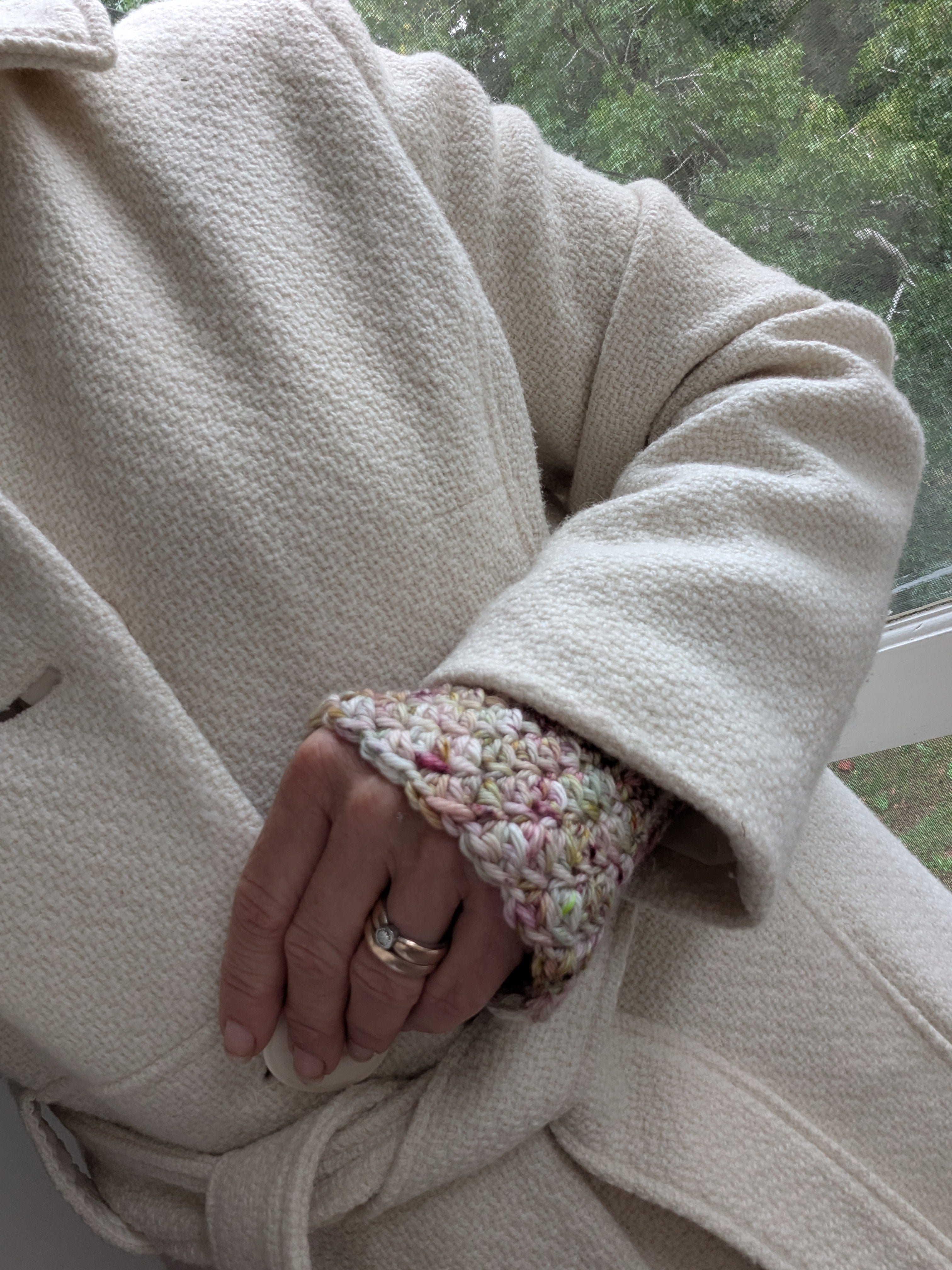 Ruffly Wrist Warmers Crochet Handwarmers Fingerless Gloves