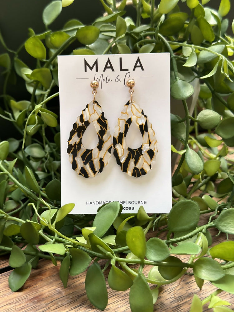 Bessy Dangles