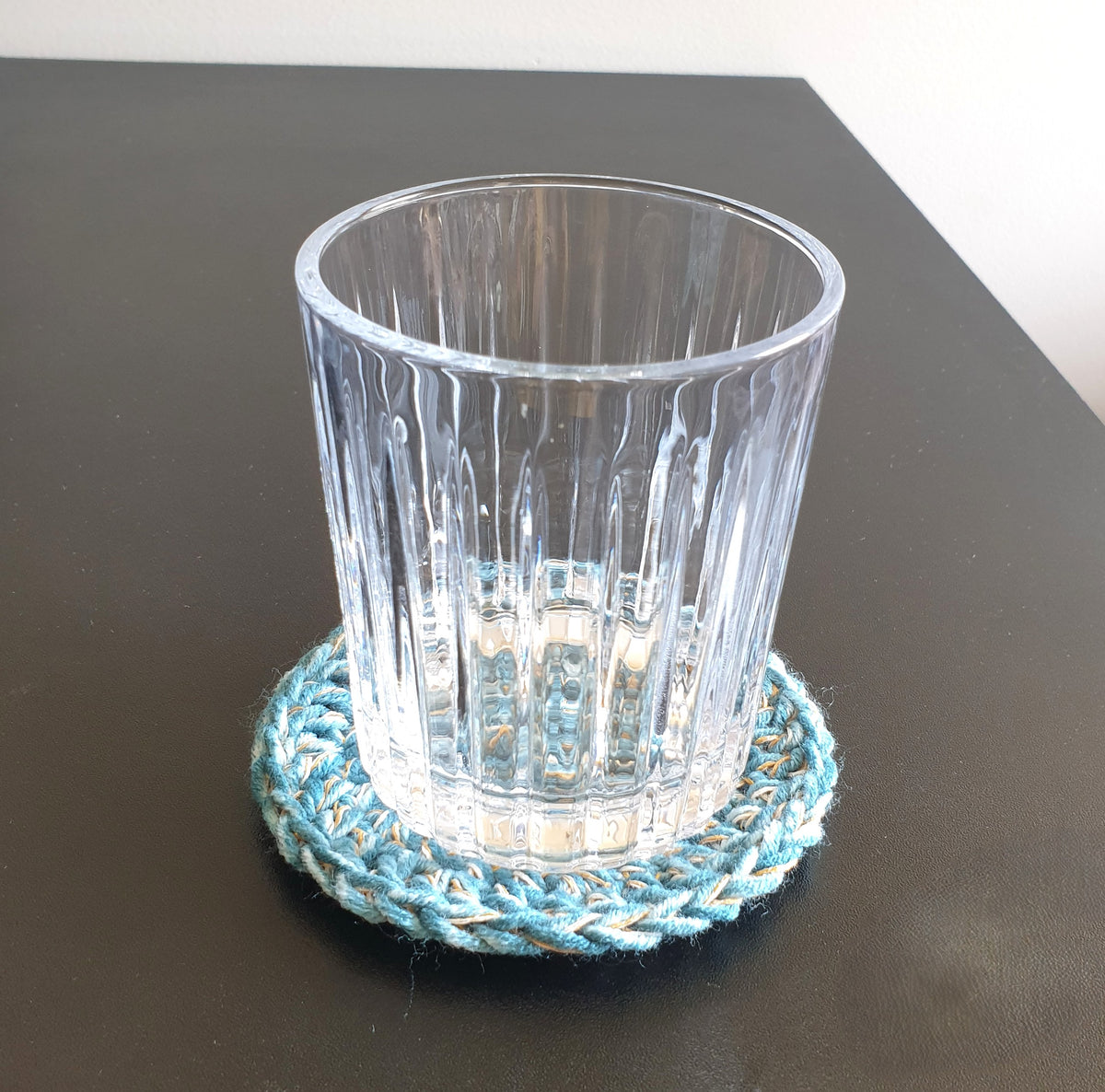 Hand crocheting Simple Round Coaster : Blue Green W Gold Silver