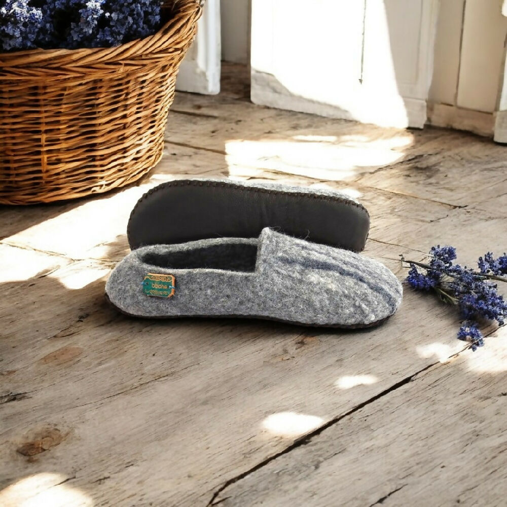 Pyrenees felt slippers for men