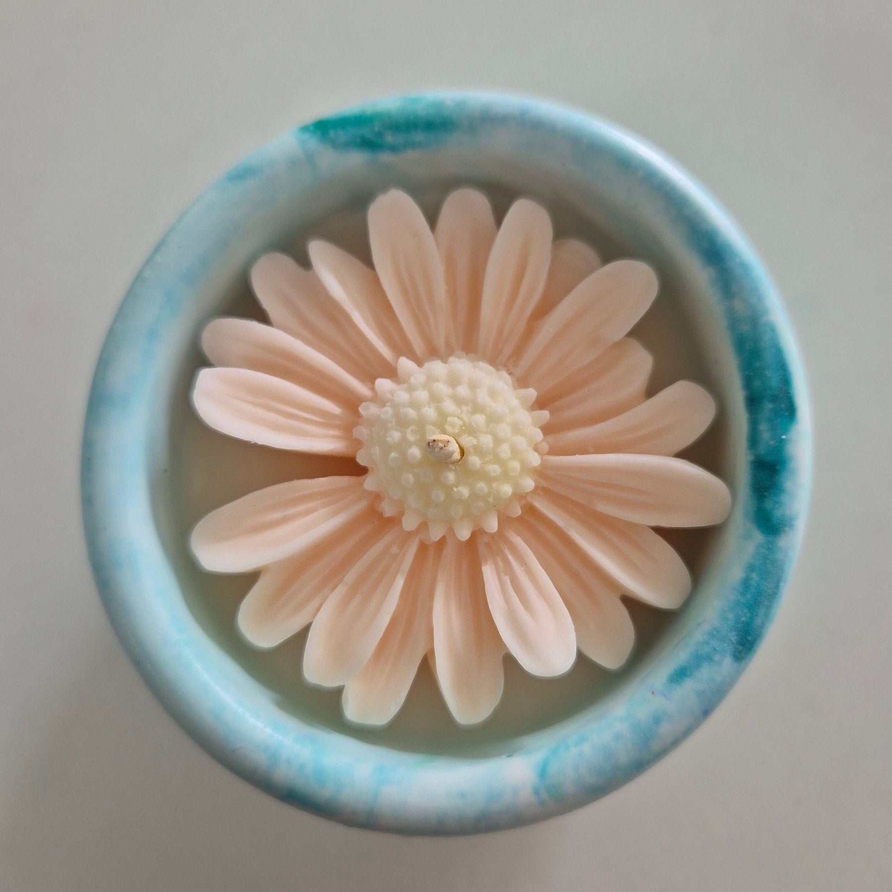 Aqua concrete tub candle with soy wax and sandalwood fragrance