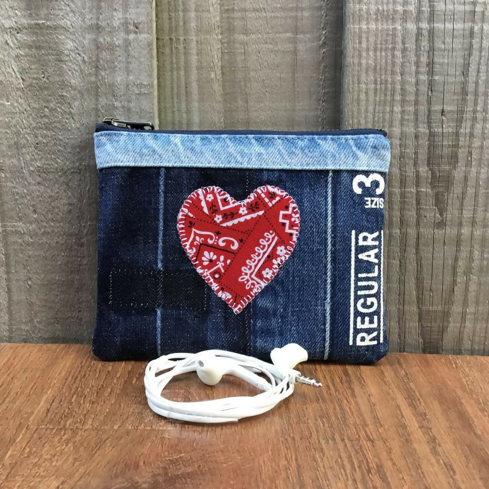 upcycled-denim-pouch-04e