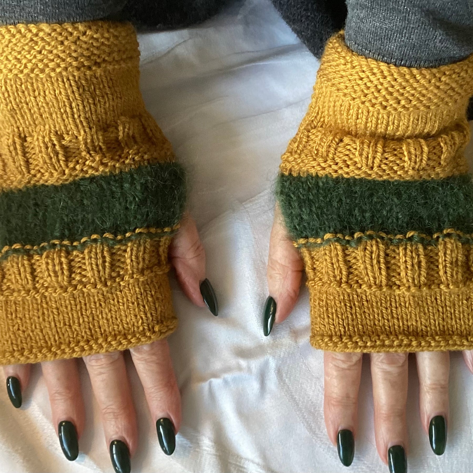 Fingerless gloves