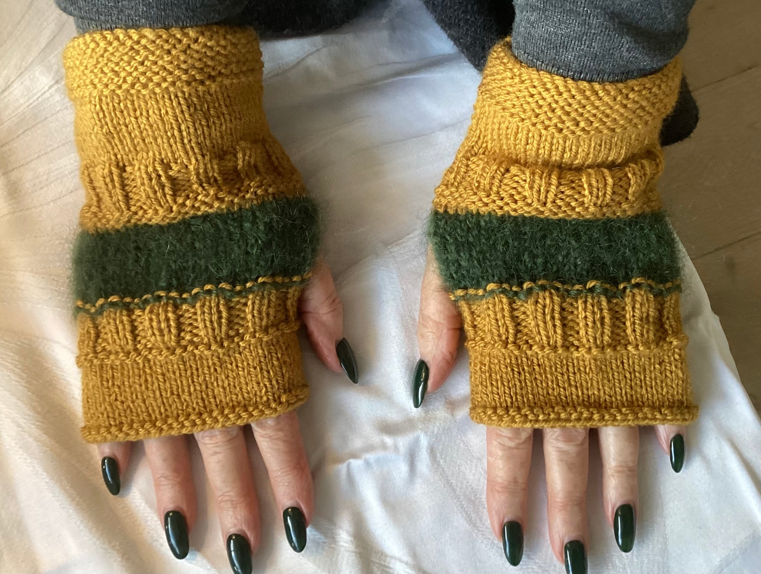 Fingerless gloves