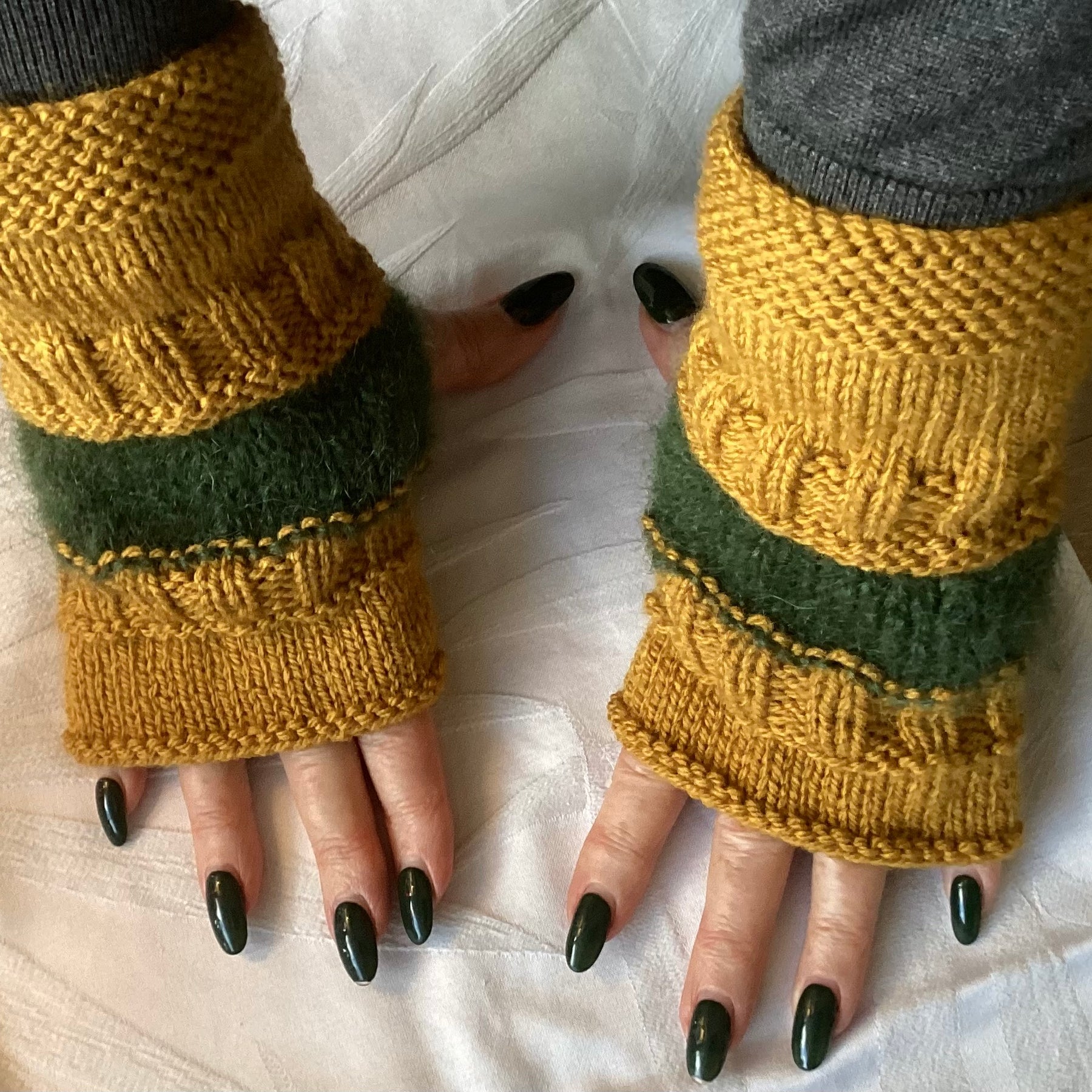 Fingerless gloves