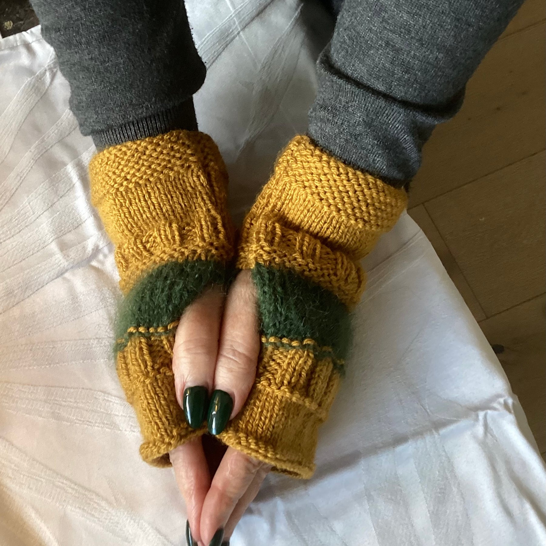 Fingerless gloves