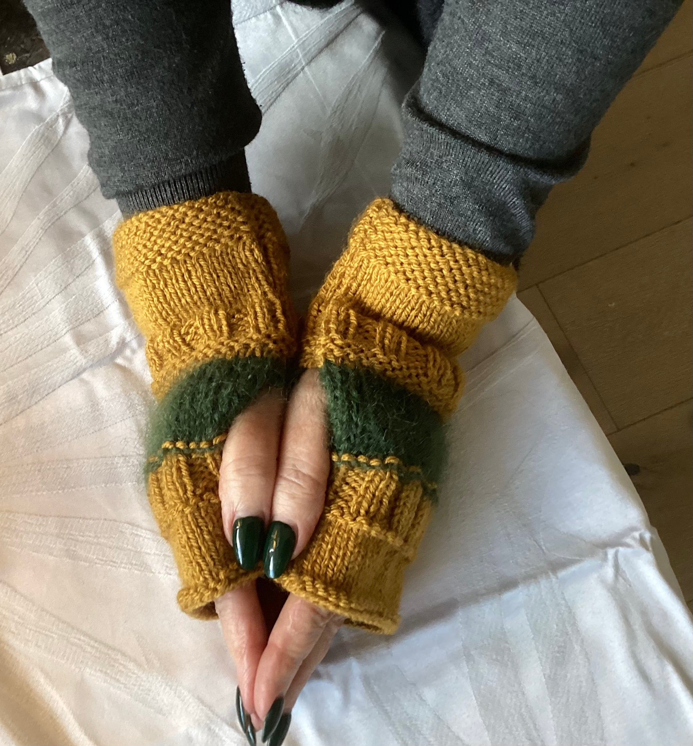 Fingerless gloves