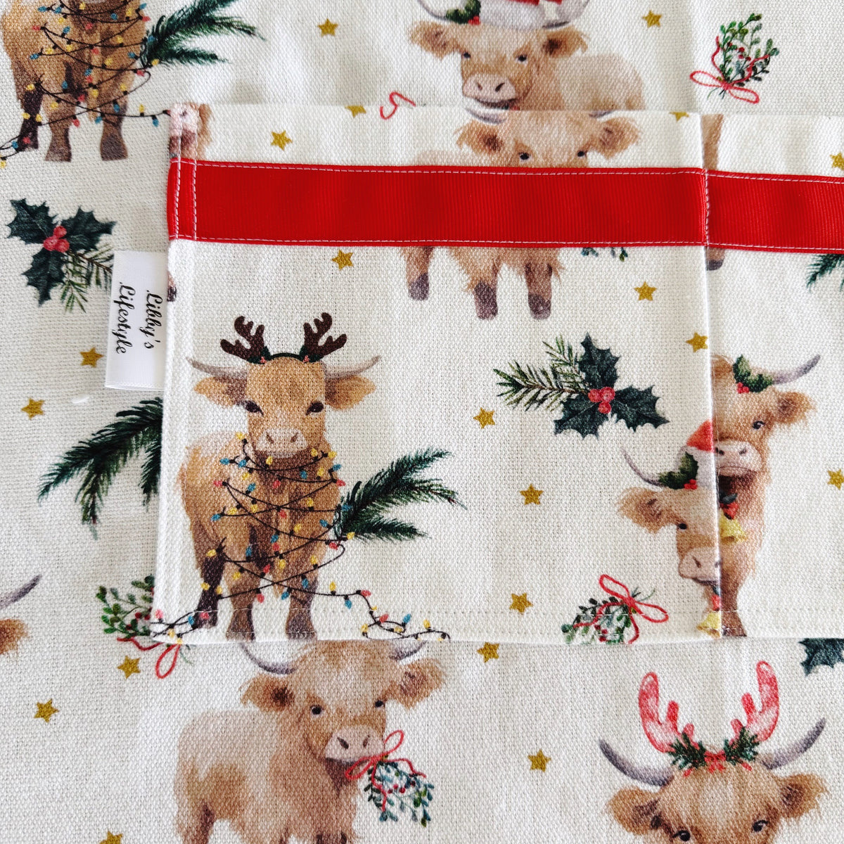 Highland cows, Christmas Japanese style cross back kitchen apron. Crafting, gardening, no ties apron.