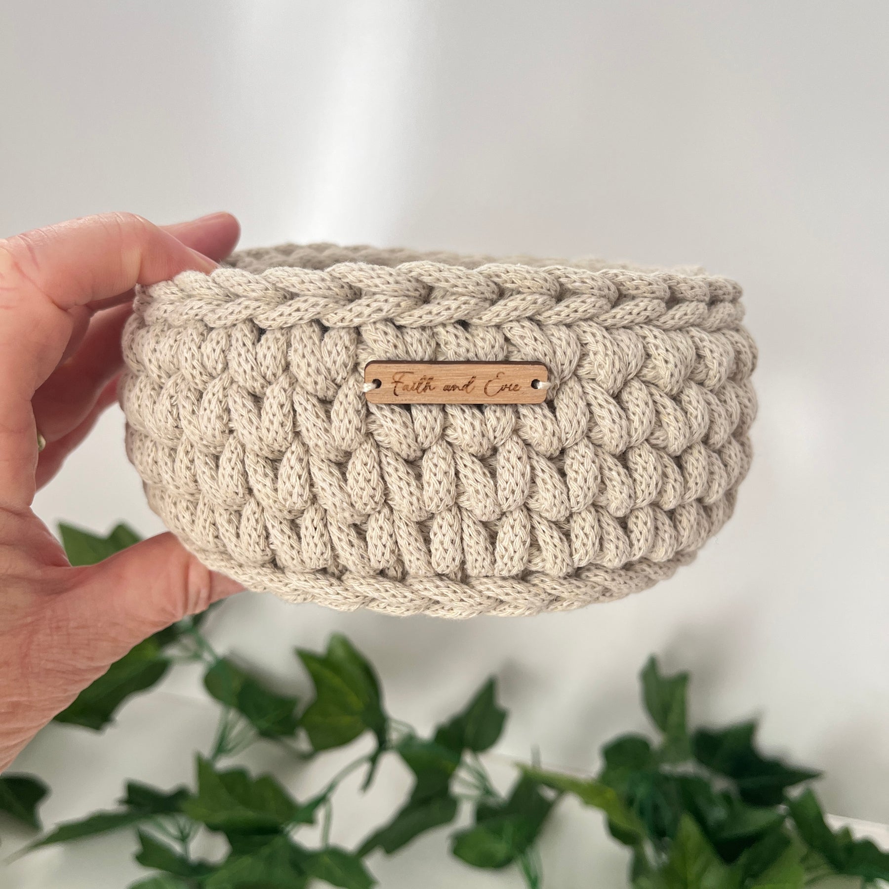Small crochet basket - colour Cashmere Beige