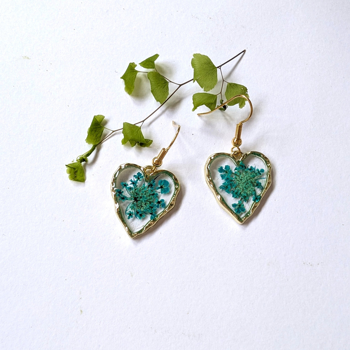 Hand dyed Queen Anne's Lace Resin Heart Earrings