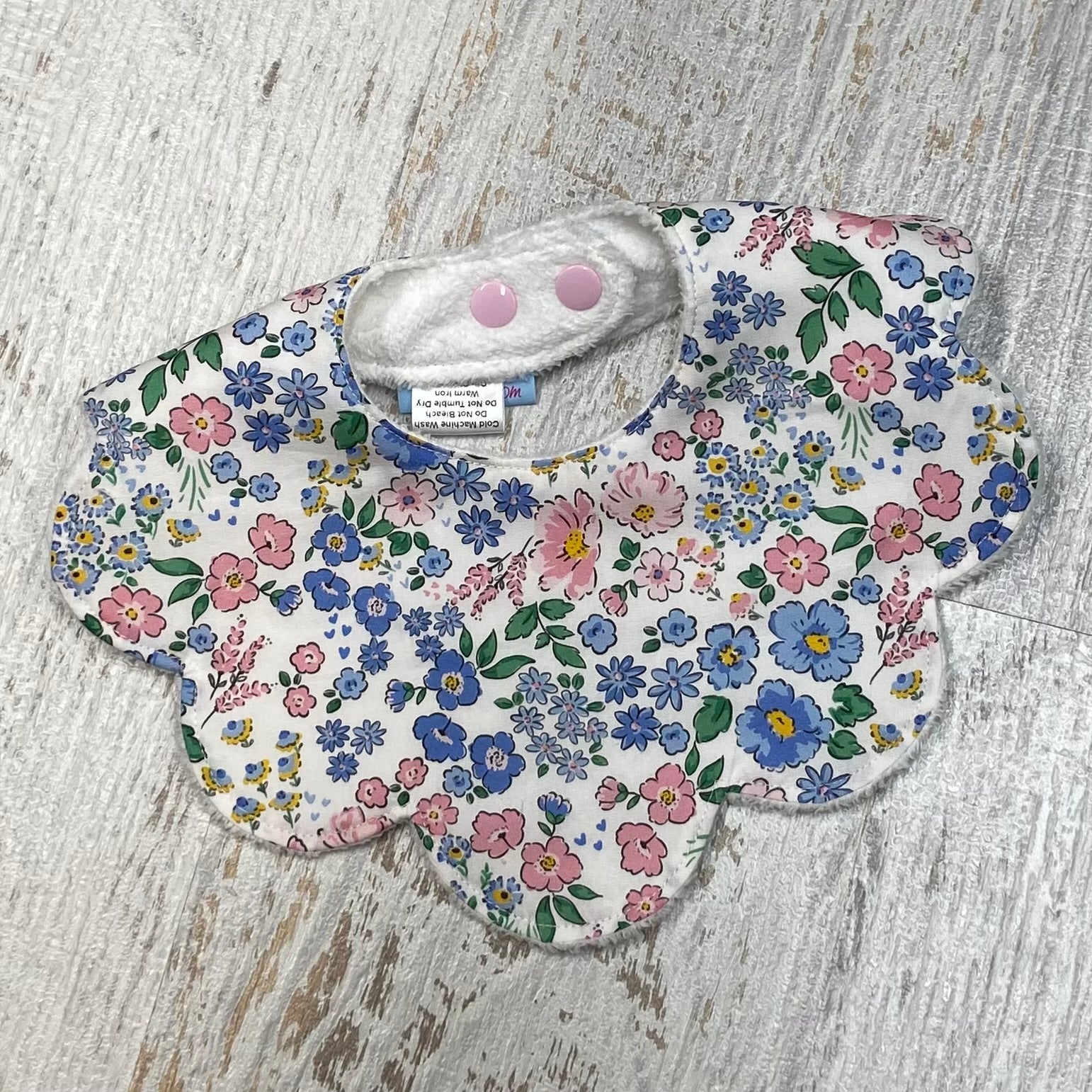 Scalloped Bib