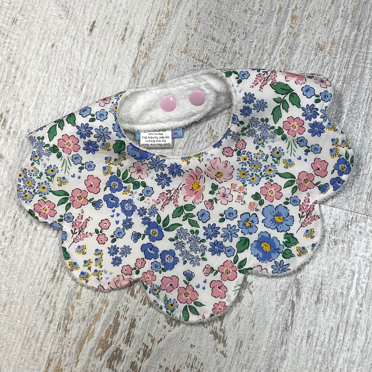 Scalloped Bib