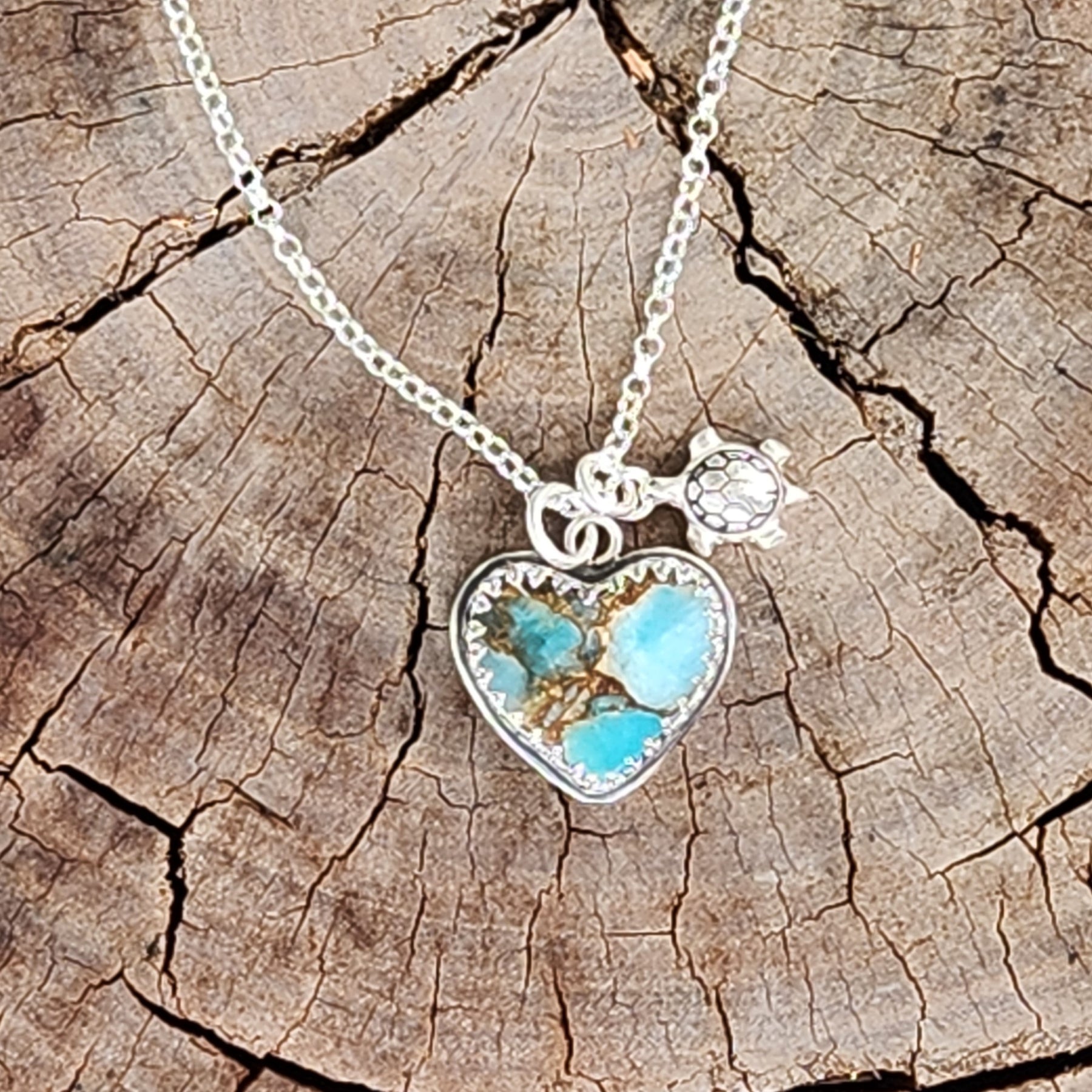 Beach queen triple charms