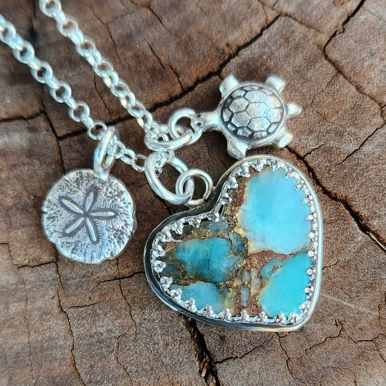 Beach queen triple charms