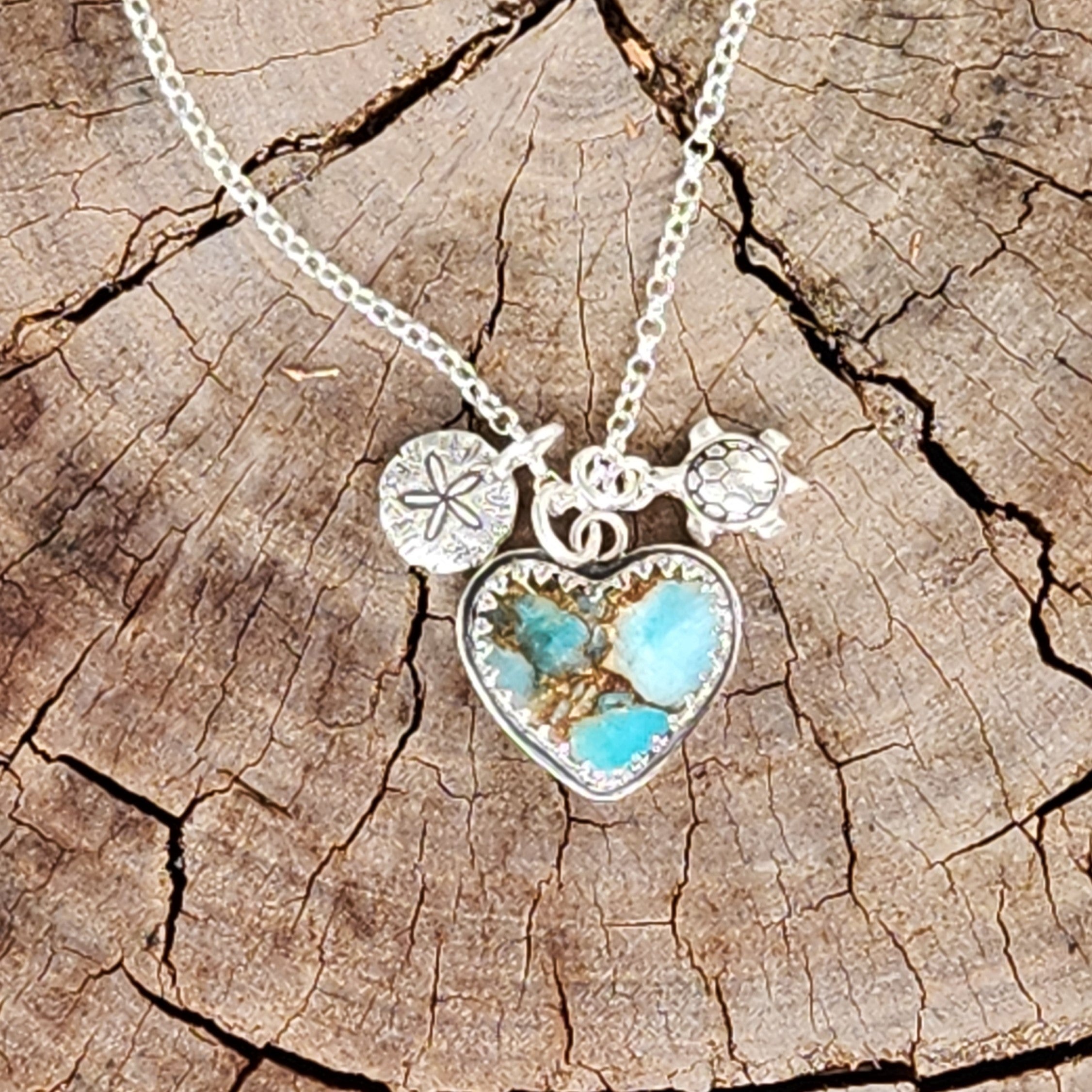 Beach queen triple charms