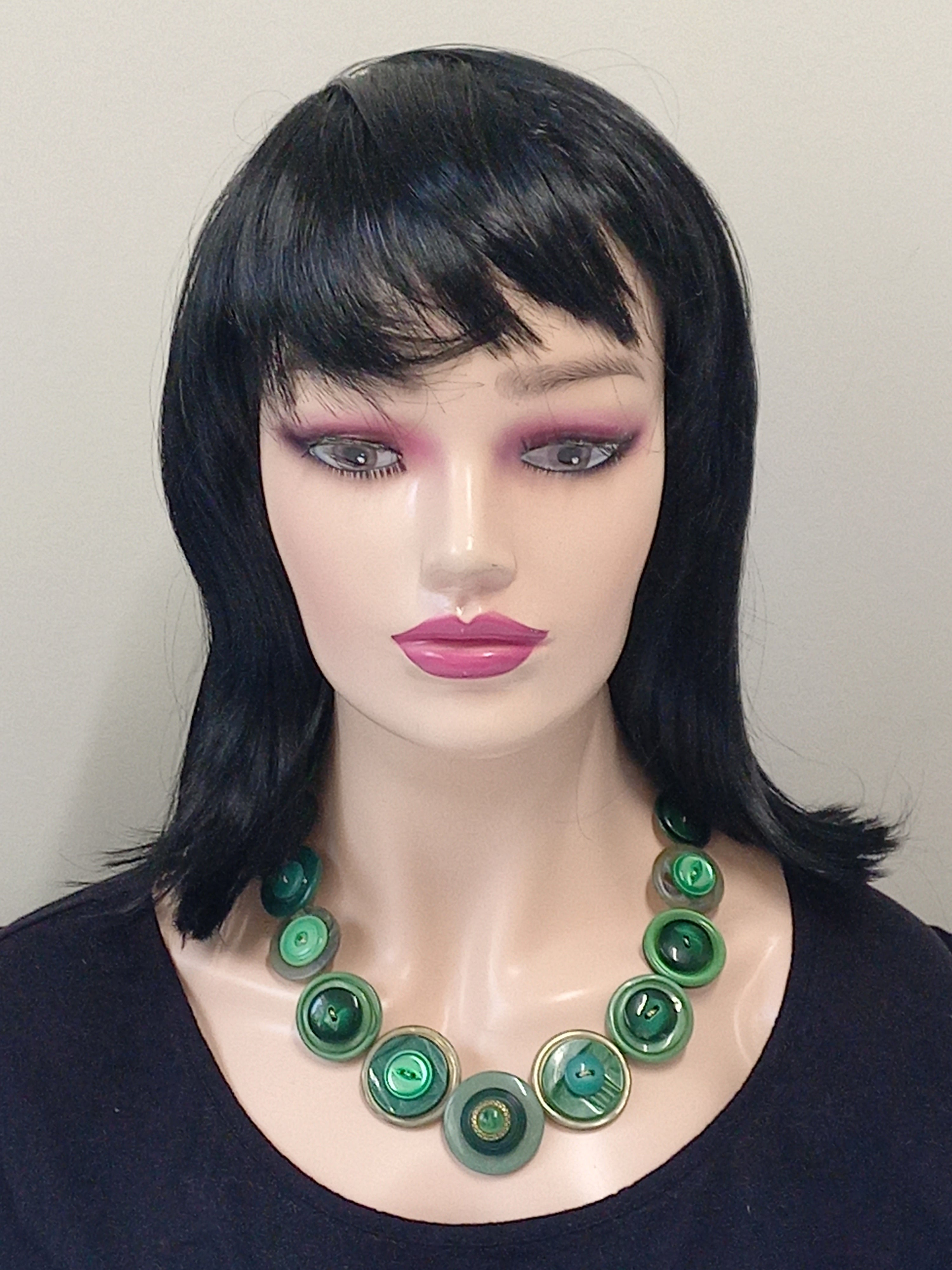 Button necklace - Go Green