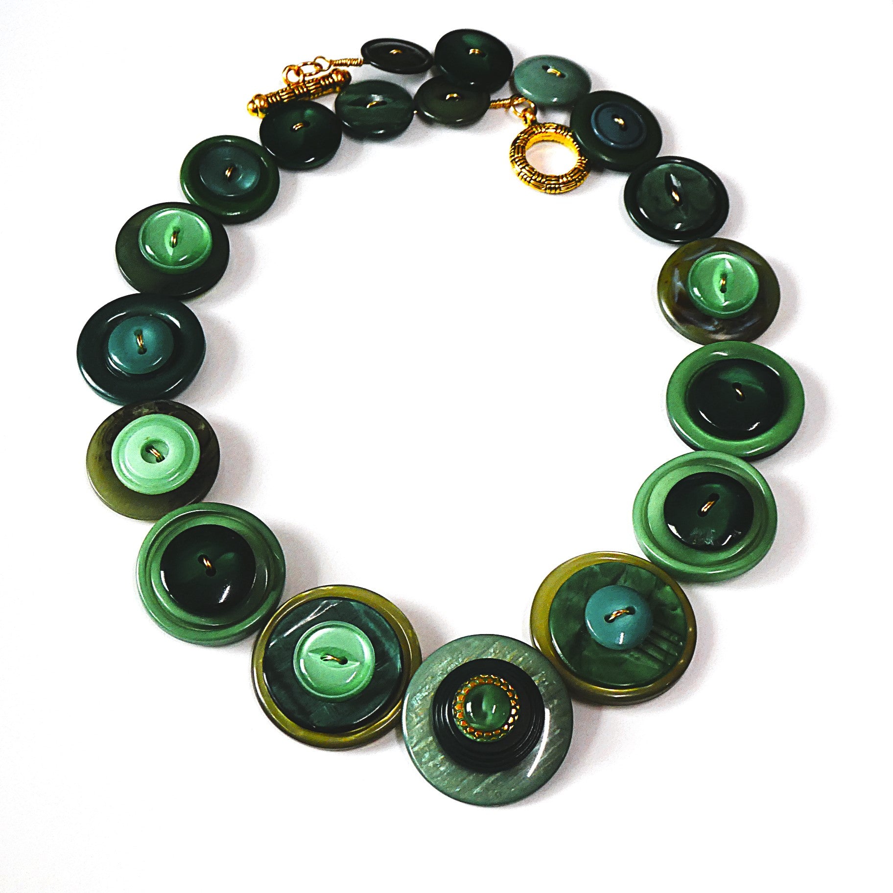 Button necklace - Go Green