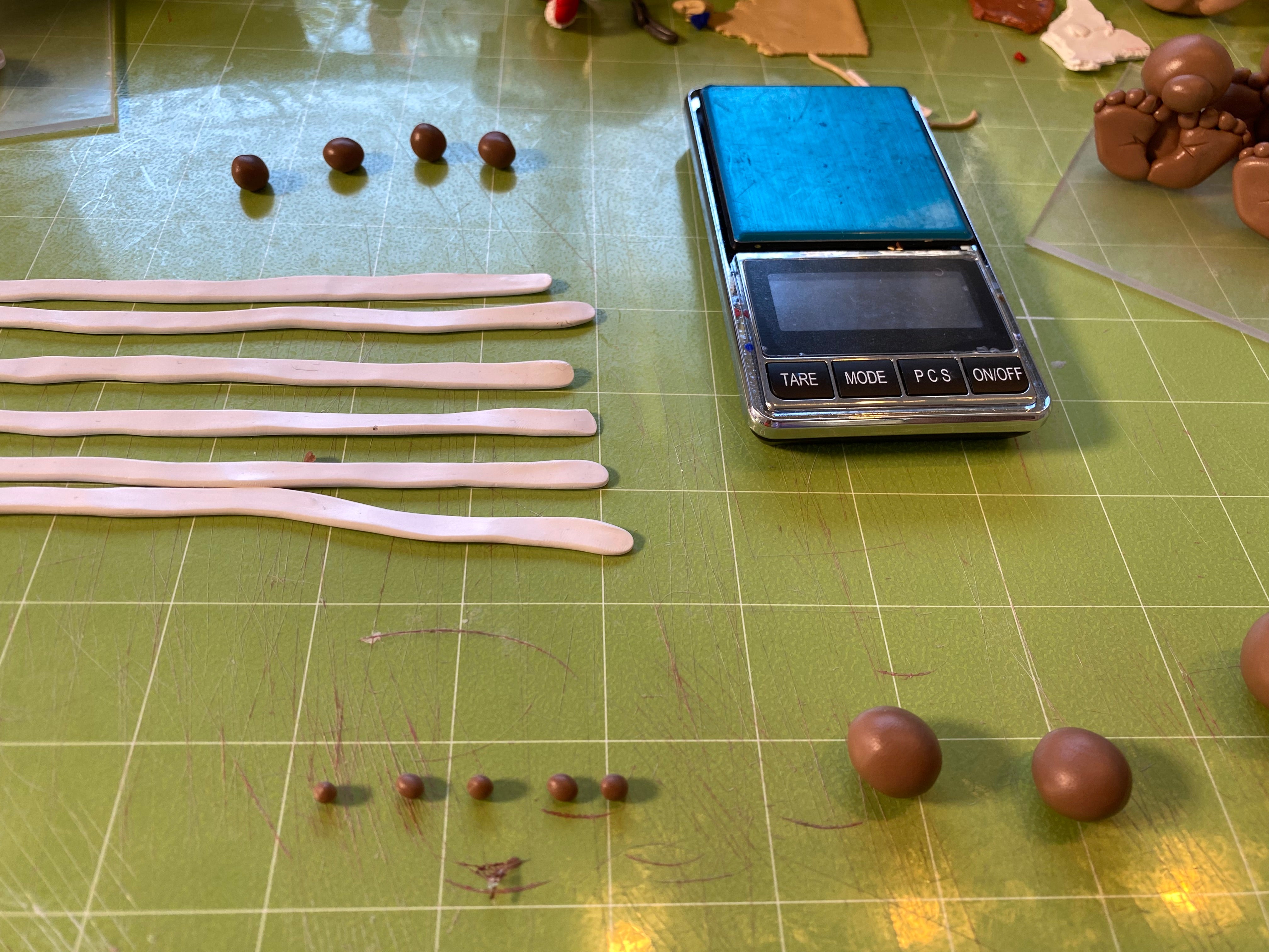 Baby Gnome Ring Holder – Christmas Edition Table Friend