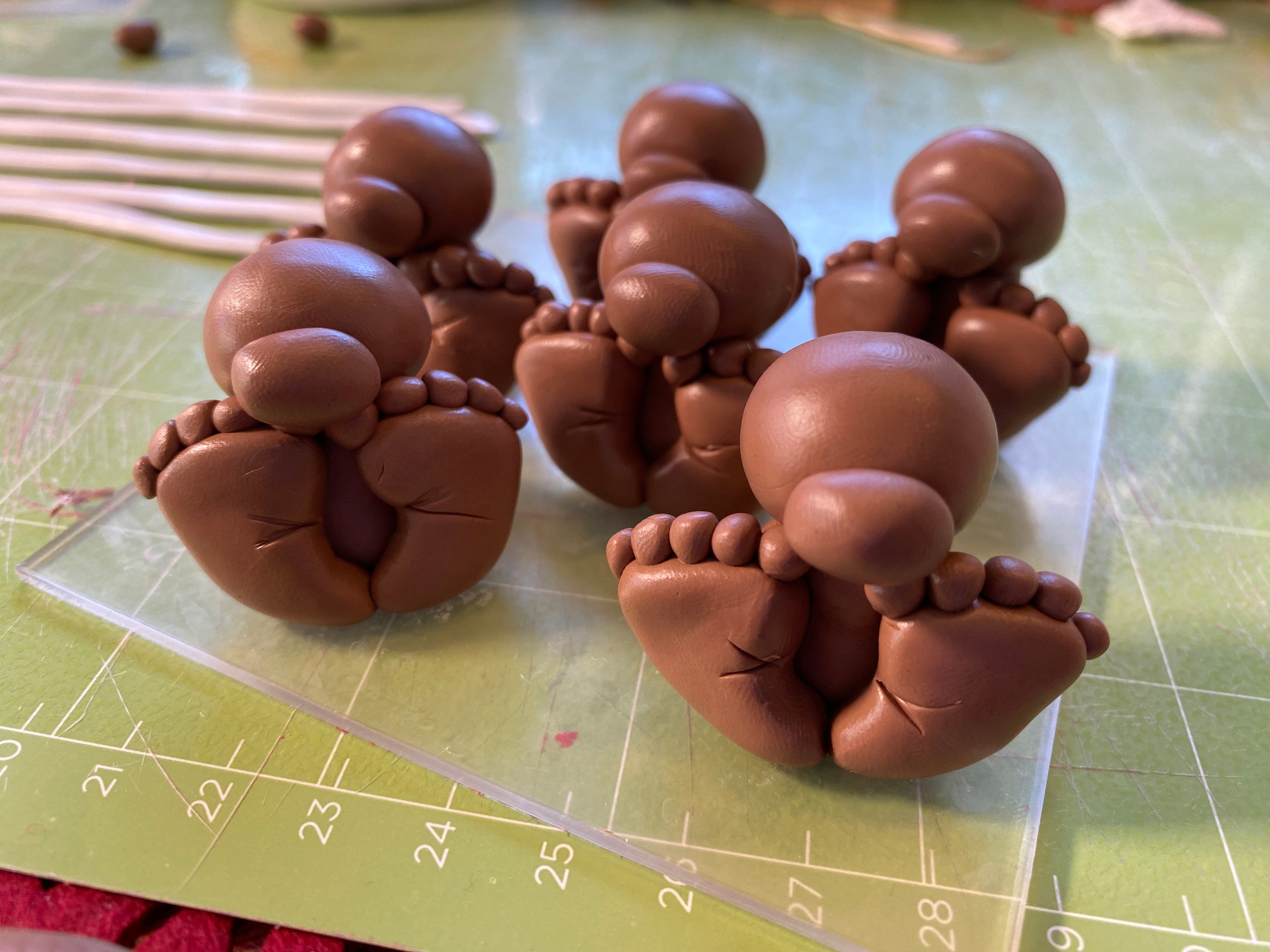 Baby Gnome Ring Holder – Christmas Edition Table Friend