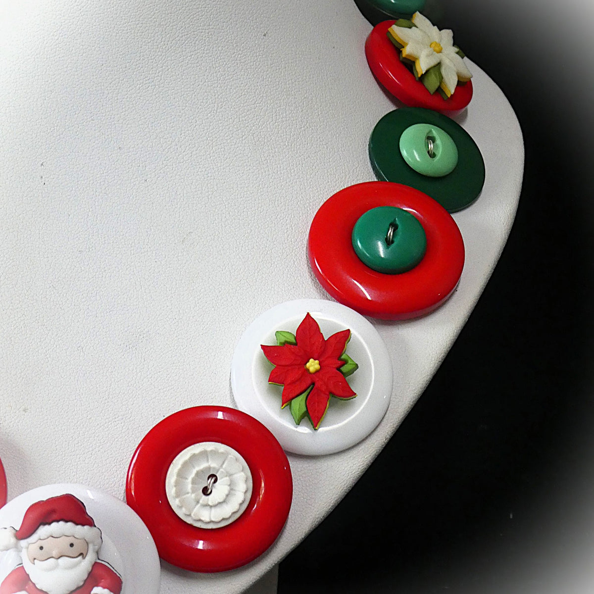 Christmas necklace - Santa's flowers
